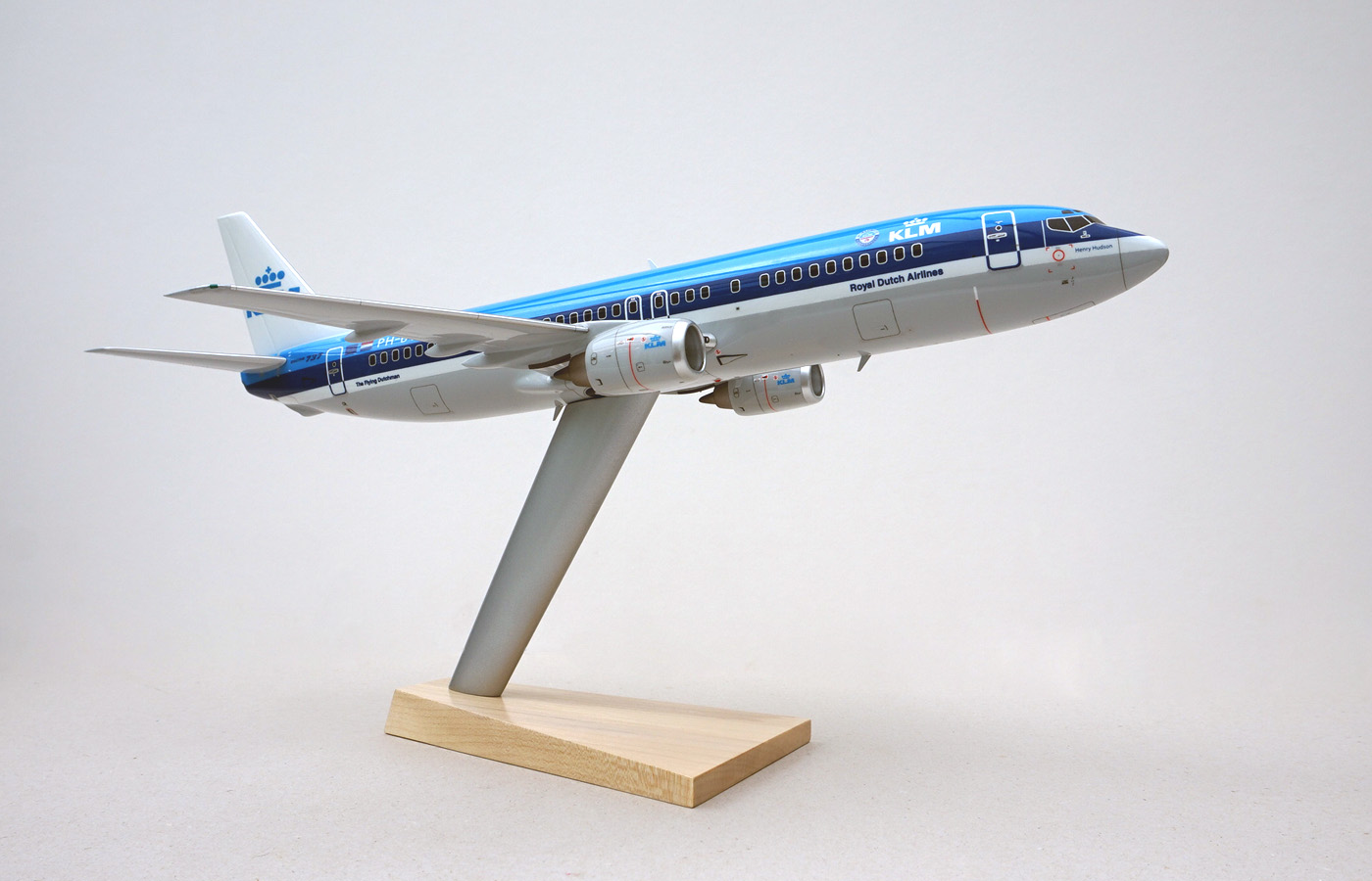 Conquest Models 1/100 KLM Boeing 737-400