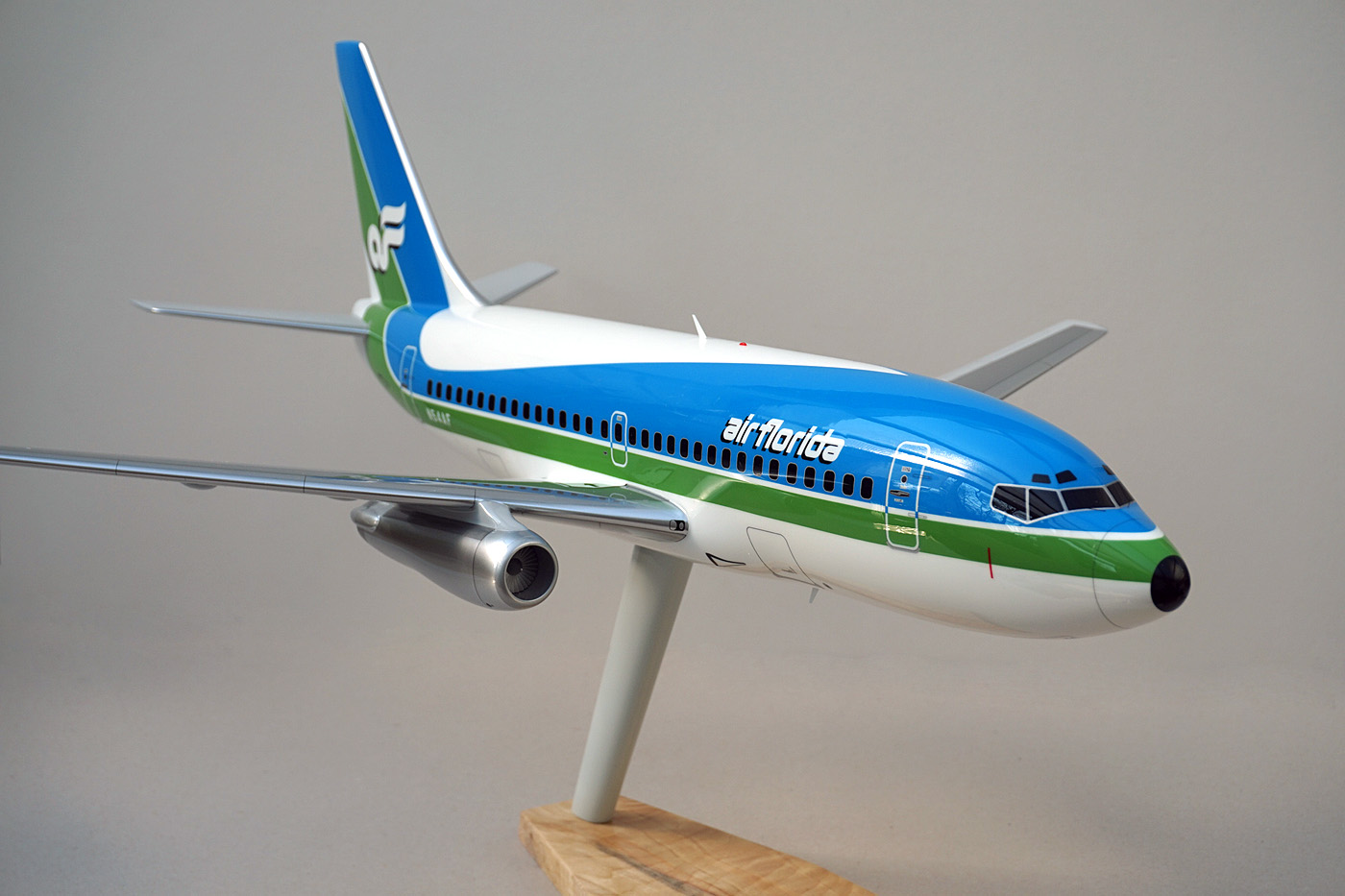 Conquest Models 1/50 Air Florida Boeing 737-200